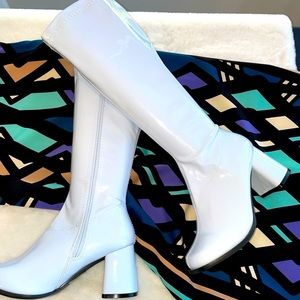 Ellie X Dolls Kill White Go Go Boots in V-Patent Leather Knee-high - NWT